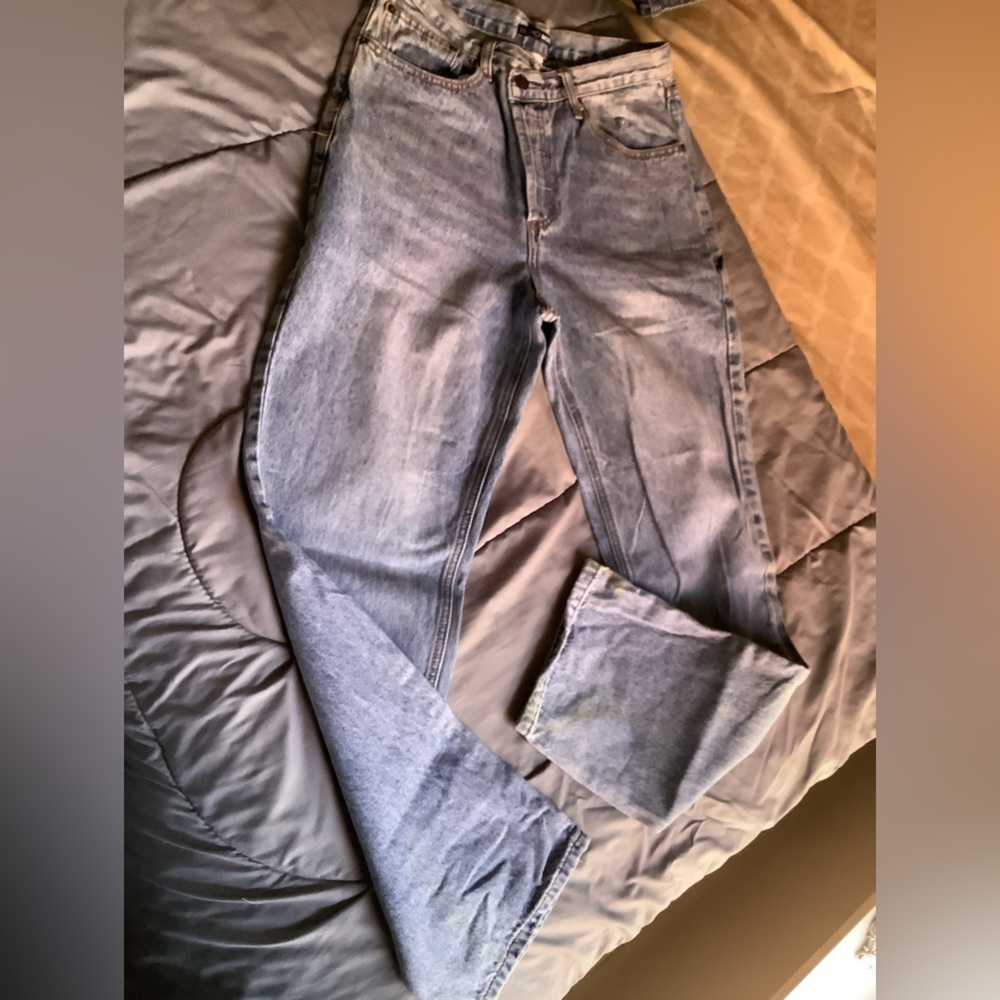 Woman/Junior Stone Washed "I Got It From My Mama" FASHION NOVA jeans.